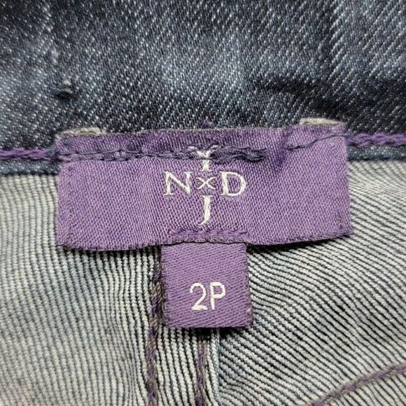 NYDJ Marilyn Straight Leg Jeans Size 2P Dark Wash Blue Denim USA 26x29 - Picture 4 of 12